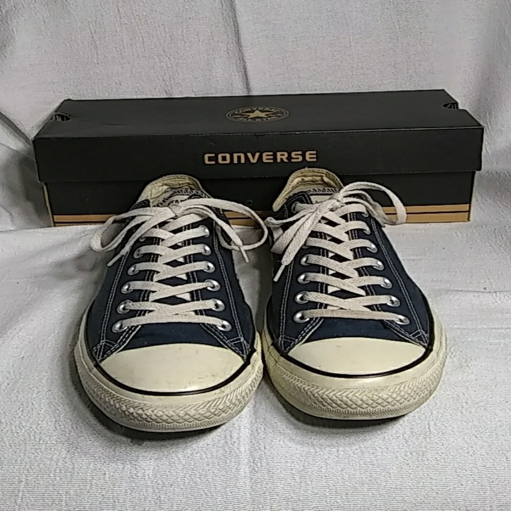 Converse - Picture 2 of 4